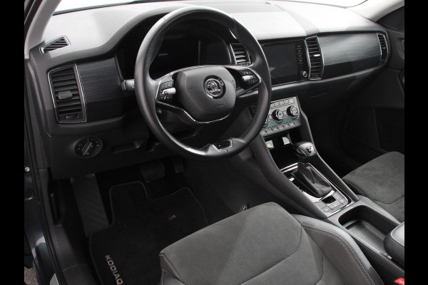 Škoda Kodiaq 1.5 TSI 150pk Automaat Business Edition 5p Panorama dak Trekhaak Wegklapbaar Digitale Cockpit Navigatie Climate Control Half Lederen bekleding Parkeer sensoren
