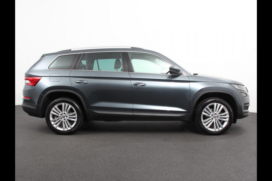 Škoda Kodiaq 1.5 TSI 150pk Automaat Business Edition 5p Panorama dak Trekhaak Wegklapbaar Digitale Cockpit Navigatie Climate Control Half Lederen bekleding Parkeer sensoren