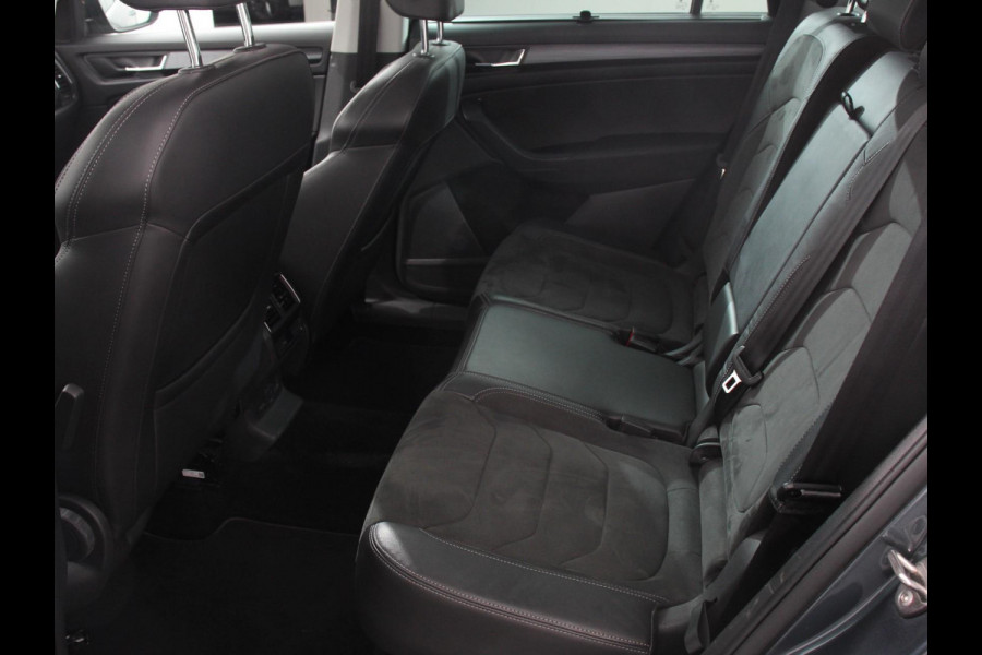 Škoda Kodiaq 1.5 TSI 150pk Automaat Business Edition 5p Panorama dak Trekhaak Wegklapbaar Digitale Cockpit Navigatie Climate Control Half Lederen bekleding Parkeer sensoren