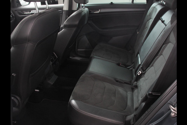 Škoda Kodiaq 1.5 TSI 150pk Automaat Business Edition 5p Panorama dak Trekhaak Wegklapbaar Digitale Cockpit Navigatie Climate Control Half Lederen bekleding Parkeer sensoren