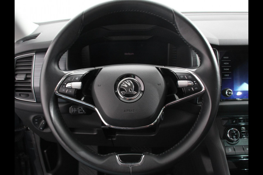 Škoda Kodiaq 1.5 TSI 150pk Automaat Business Edition 5p Panorama dak Trekhaak Wegklapbaar Digitale Cockpit Navigatie Climate Control Half Lederen bekleding Parkeer sensoren