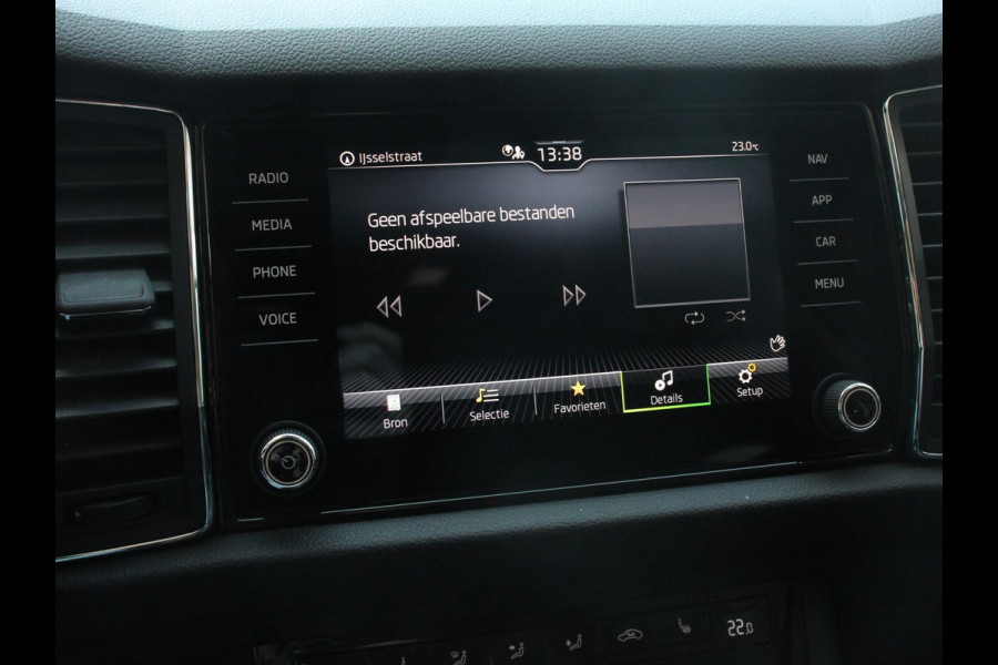Škoda Kodiaq 1.5 TSI 150pk Automaat Business Edition 5p Panorama dak Trekhaak Wegklapbaar Digitale Cockpit Navigatie Climate Control Half Lederen bekleding Parkeer sensoren