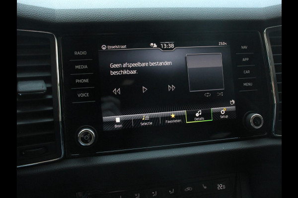 Škoda Kodiaq 1.5 TSI 150pk Automaat Business Edition 5p Panorama dak Trekhaak Wegklapbaar Digitale Cockpit Navigatie Climate Control Half Lederen bekleding Parkeer sensoren