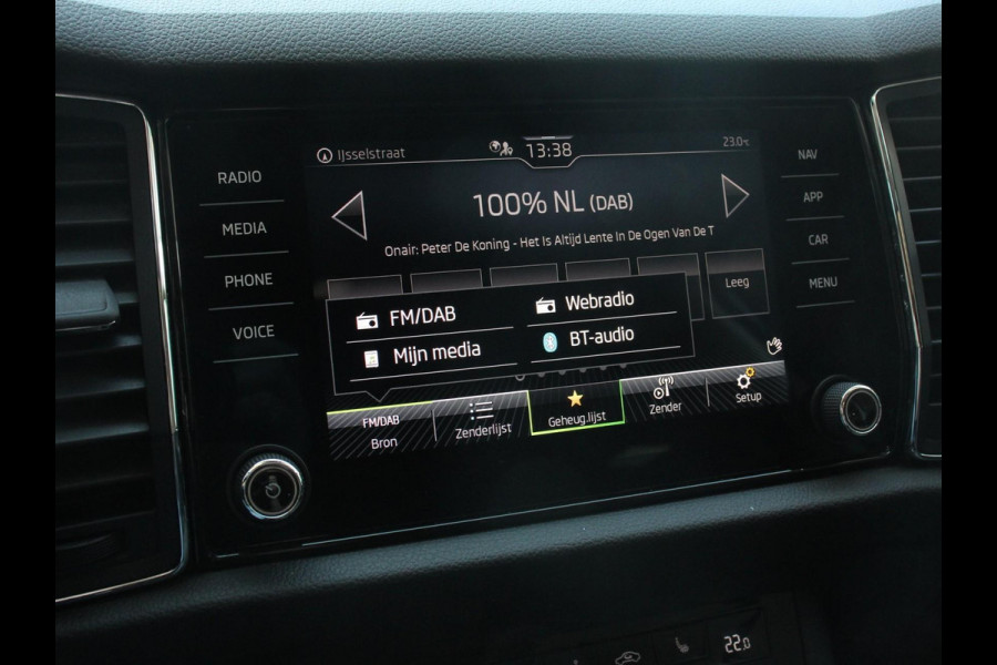 Škoda Kodiaq 1.5 TSI 150pk Automaat Business Edition 5p Panorama dak Trekhaak Wegklapbaar Digitale Cockpit Navigatie Climate Control Half Lederen bekleding Parkeer sensoren