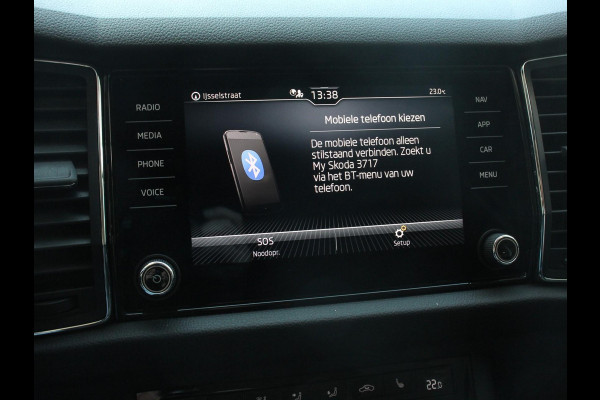 Škoda Kodiaq 1.5 TSI 150pk Automaat Business Edition 5p Panorama dak Trekhaak Wegklapbaar Digitale Cockpit Navigatie Climate Control Half Lederen bekleding Parkeer sensoren
