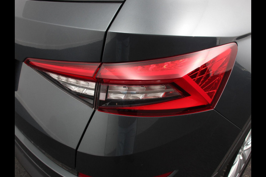 Škoda Kodiaq 1.5 TSI 150pk Automaat Business Edition 5p Panorama dak Trekhaak Wegklapbaar Digitale Cockpit Navigatie Climate Control Half Lederen bekleding Parkeer sensoren