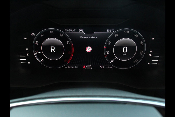 Škoda Kodiaq 1.5 TSI 150pk Automaat Business Edition 5p Panorama dak Trekhaak Wegklapbaar Digitale Cockpit Navigatie Climate Control Half Lederen bekleding Parkeer sensoren