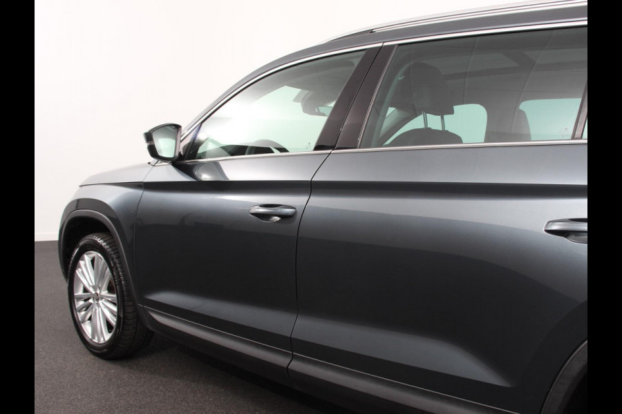 Škoda Kodiaq 1.5 TSI 150pk Automaat Business Edition 5p Panorama dak Trekhaak Wegklapbaar Digitale Cockpit Navigatie Climate Control Half Lederen bekleding Parkeer sensoren