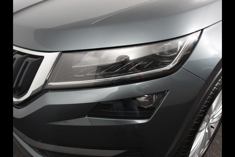 Škoda Kodiaq 1.5 TSI 150pk Automaat Business Edition 5p Panorama dak Trekhaak Wegklapbaar Digitale Cockpit Navigatie Climate Control Half Lederen bekleding Parkeer sensoren
