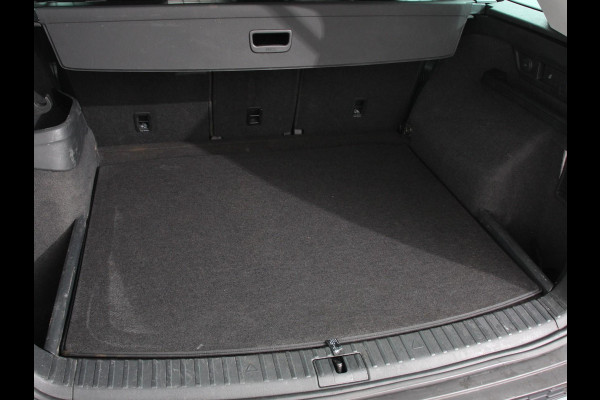 Škoda Kodiaq 1.5 TSI 150pk Automaat Business Edition 5p Panorama dak Trekhaak Wegklapbaar Digitale Cockpit Navigatie Climate Control Half Lederen bekleding Parkeer sensoren