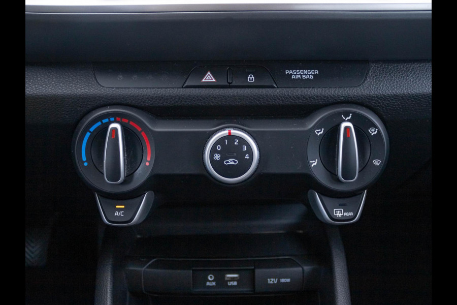 Kia Stonic 1.0 T-GDi DynamicLine | Airco | Camera | Carplay | Cruise | 17" | PDC | Dakrails