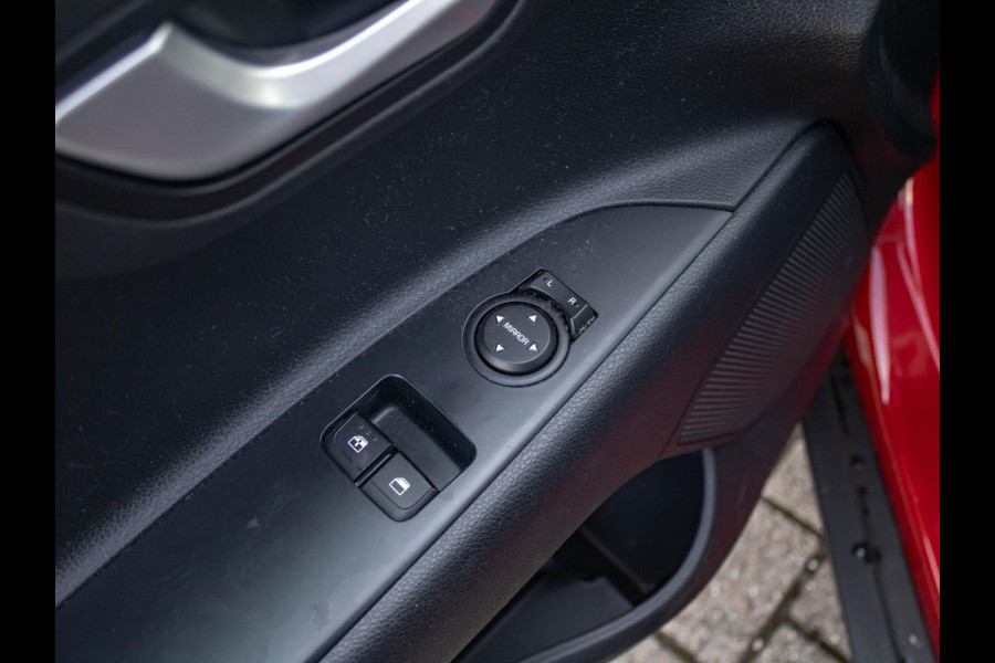 Kia Stonic 1.0 T-GDi DynamicLine | Airco | Camera | Carplay | Cruise | 17" | PDC | Dakrails