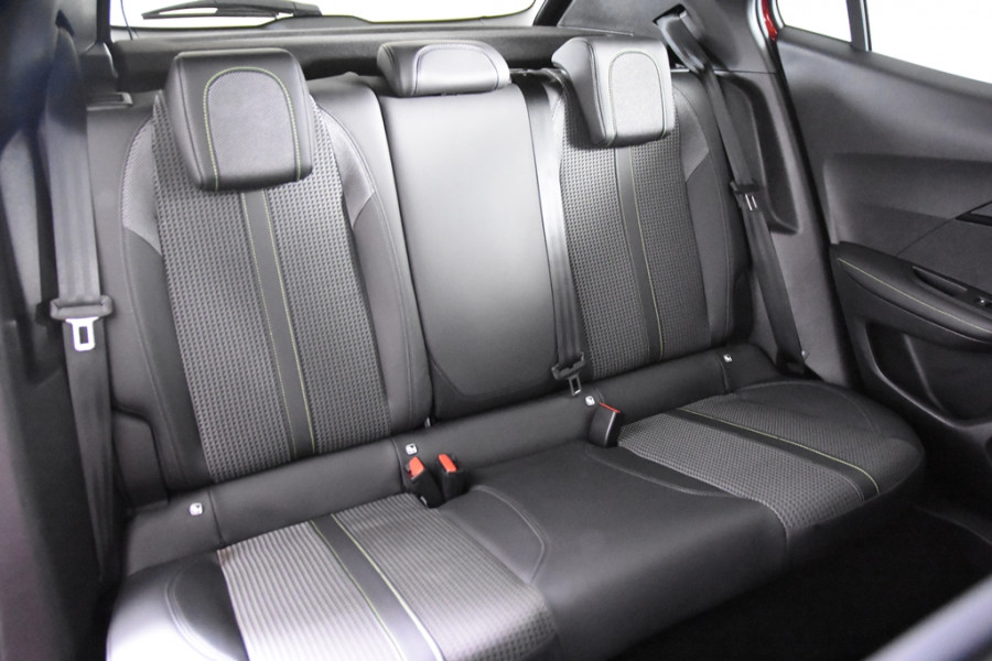 Peugeot 2008 1.2 PureTech GT-Line *1ste Eigenaar*Navigatie*Leer*Ambiente*