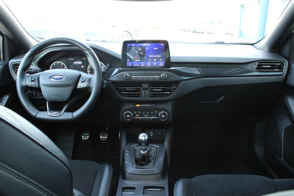 Ford FOCUS Wagon 2.3 EcoBoost ST-3 | Panoramadak |  Adaptive cruise control | Winter Pack | Camera | Trekhaak | Elektrische achterklep