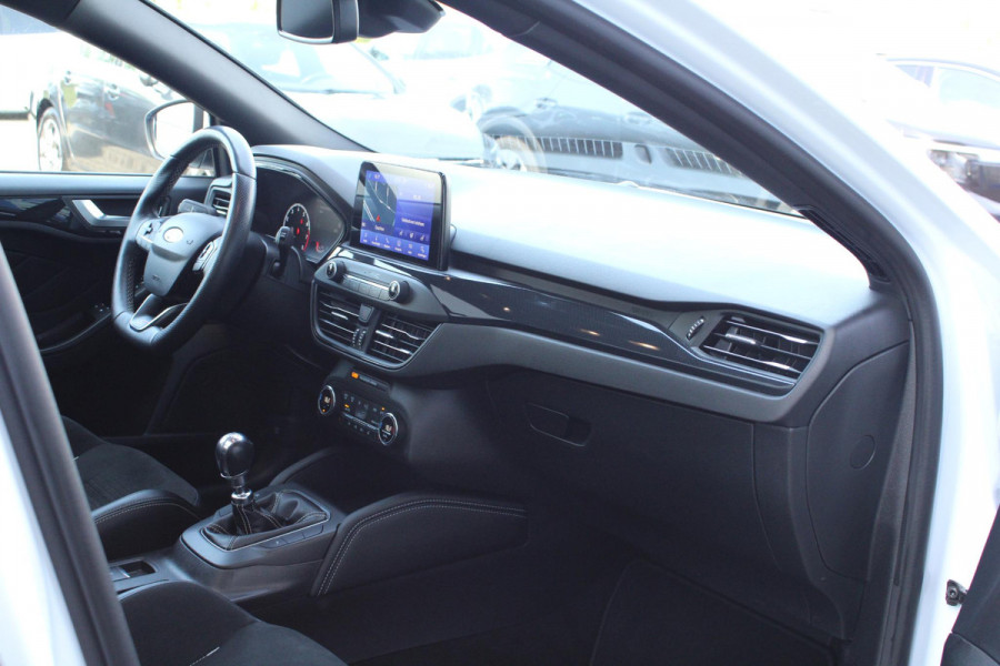 Ford FOCUS Wagon 2.3 EcoBoost ST-3 | Panoramadak |  Adaptive cruise control | Winter Pack | Camera | Trekhaak | Elektrische achterklep