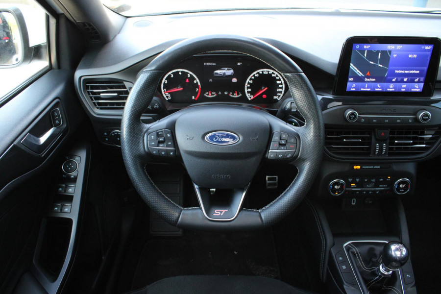 Ford FOCUS Wagon 2.3 EcoBoost ST-3 | Panoramadak |  Adaptive cruise control | Winter Pack | Camera | Trekhaak | Elektrische achterklep