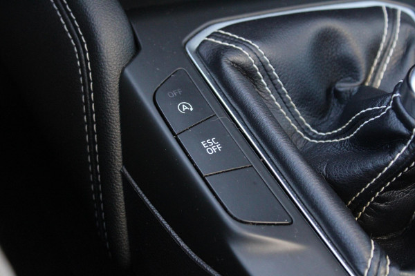 Ford FOCUS Wagon 2.3 EcoBoost ST-3 | Panoramadak |  Adaptive cruise control | Winter Pack | Camera | Trekhaak | Elektrische achterklep