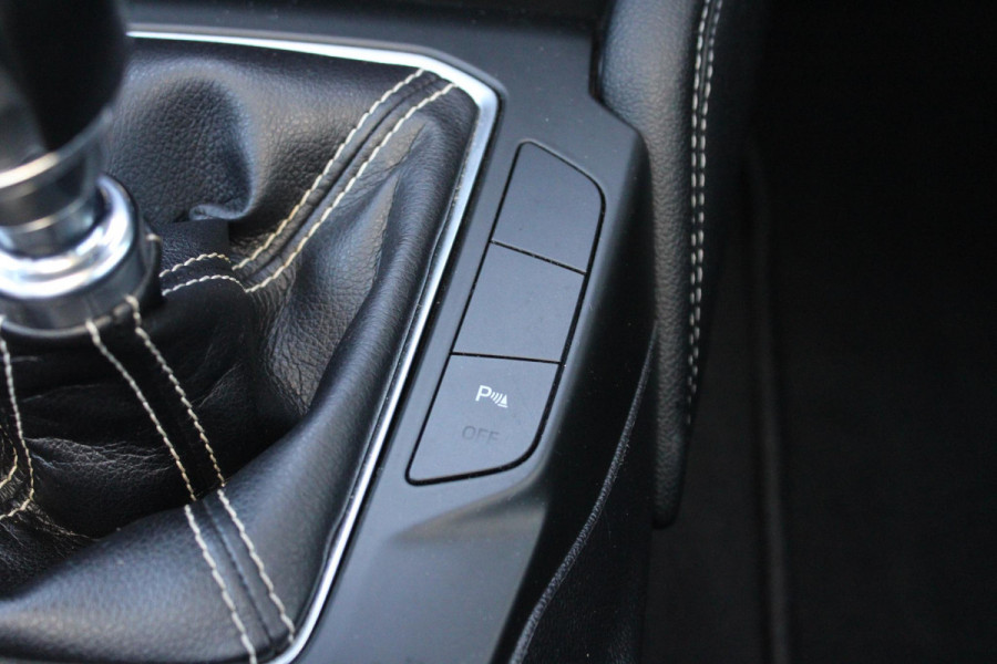 Ford FOCUS Wagon 2.3 EcoBoost ST-3 | Panoramadak |  Adaptive cruise control | Winter Pack | Camera | Trekhaak | Elektrische achterklep