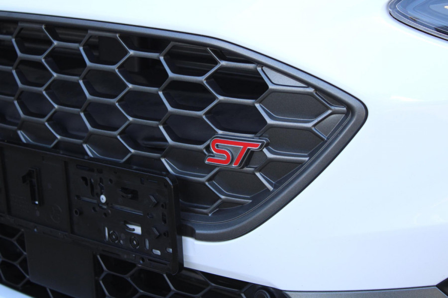 Ford FOCUS Wagon 2.3 EcoBoost ST-3 | Panoramadak |  Adaptive cruise control | Winter Pack | Camera | Trekhaak | Elektrische achterklep