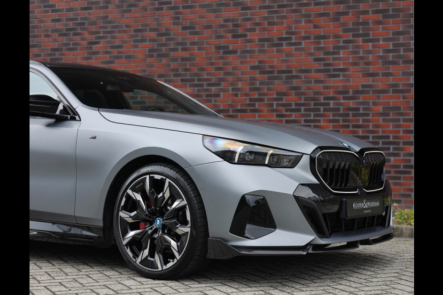 BMW 5 Serie Touring 530e xDrive *M Performance*B&W*HUD*Trekhaak*Pano*