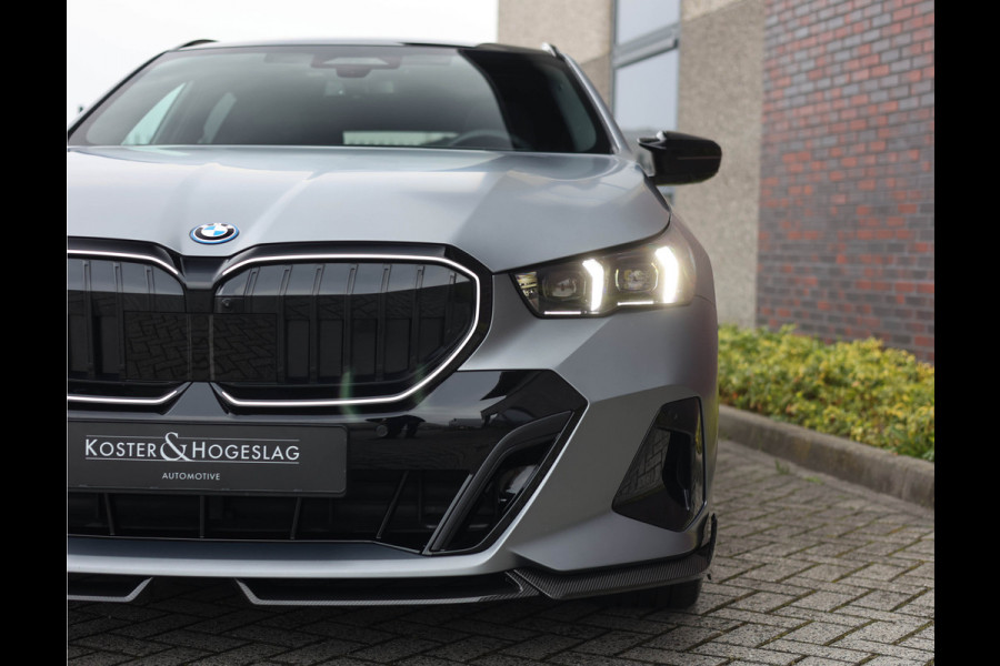 BMW 5 Serie Touring 530e xDrive *M Performance*B&W*HUD*Trekhaak*Pano*