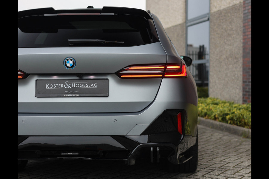 BMW 5 Serie Touring 530e xDrive *M Performance*B&W*HUD*Trekhaak*Pano*