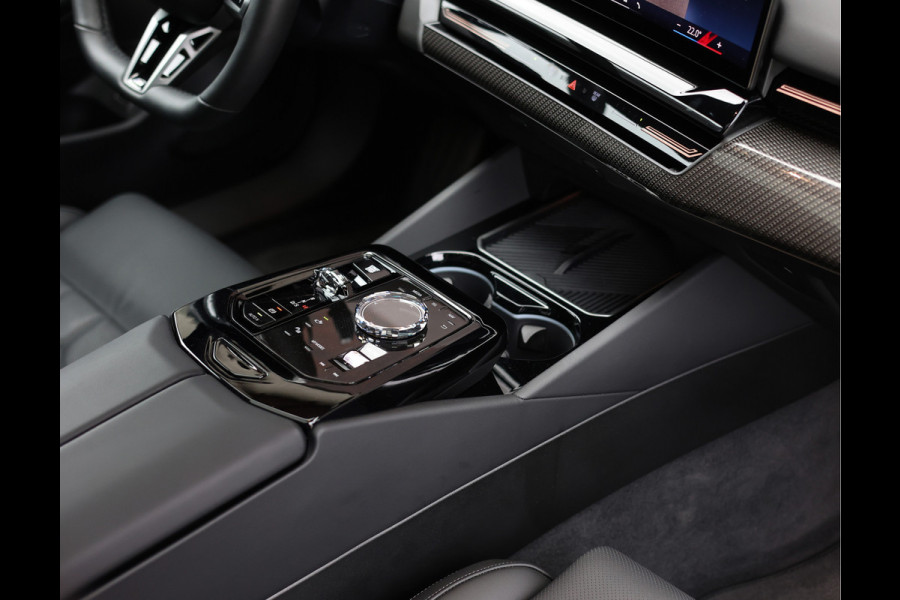 BMW 5 Serie Touring 530e xDrive *M Performance*B&W*HUD*Trekhaak*Pano*