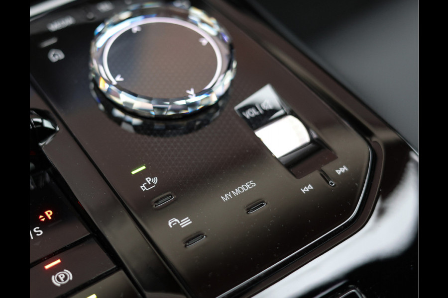 BMW 5 Serie Touring 530e xDrive *M Performance*B&W*HUD*Trekhaak*Pano*