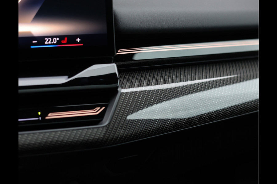 BMW 5 Serie Touring 530e xDrive *M Performance*B&W*HUD*Trekhaak*Pano*