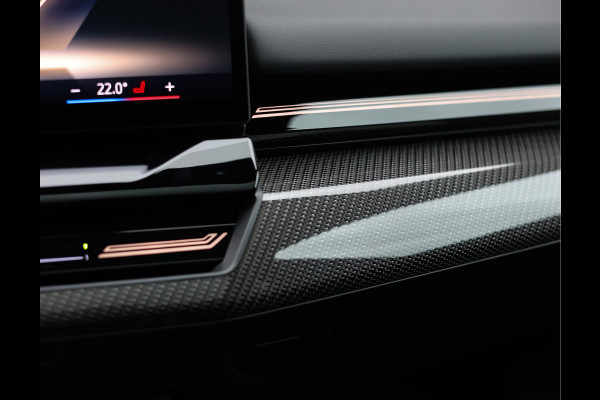 BMW 5 Serie Touring 530e xDrive *M Performance*B&W*HUD*Trekhaak*Pano*