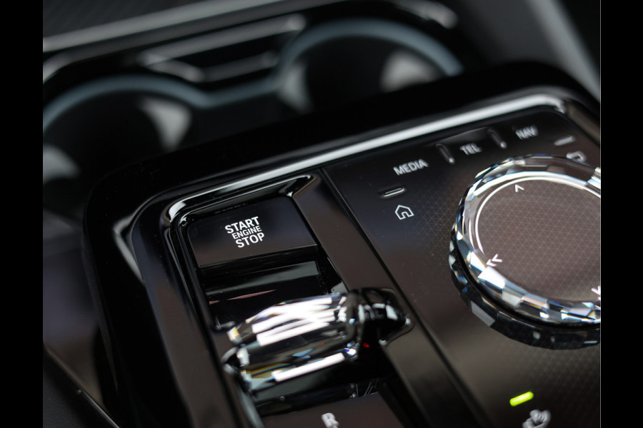 BMW 5 Serie Touring 530e xDrive *M Performance*B&W*HUD*Trekhaak*Pano*