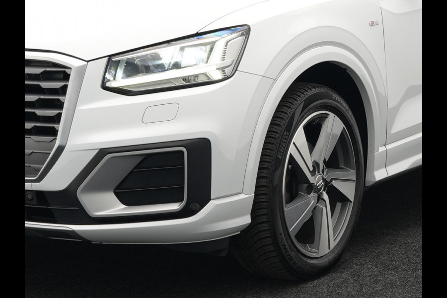 Audi Q2 35 TFSI 2x S Line 150pk | Camera | LED | Carplay | Sportsoelen Half Leder | Stoelverwarming | Cruise Control | 18'' L.M. | DAB |