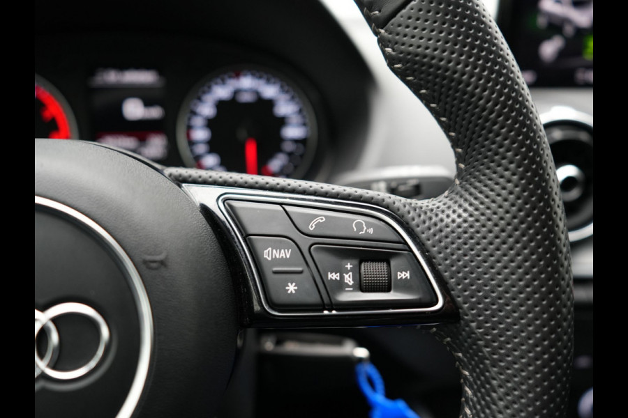 Audi Q2 35 TFSI 2x S Line 150pk | Camera | LED | Carplay | Sportsoelen Half Leder | Stoelverwarming | Cruise Control | 18'' L.M. | DAB |