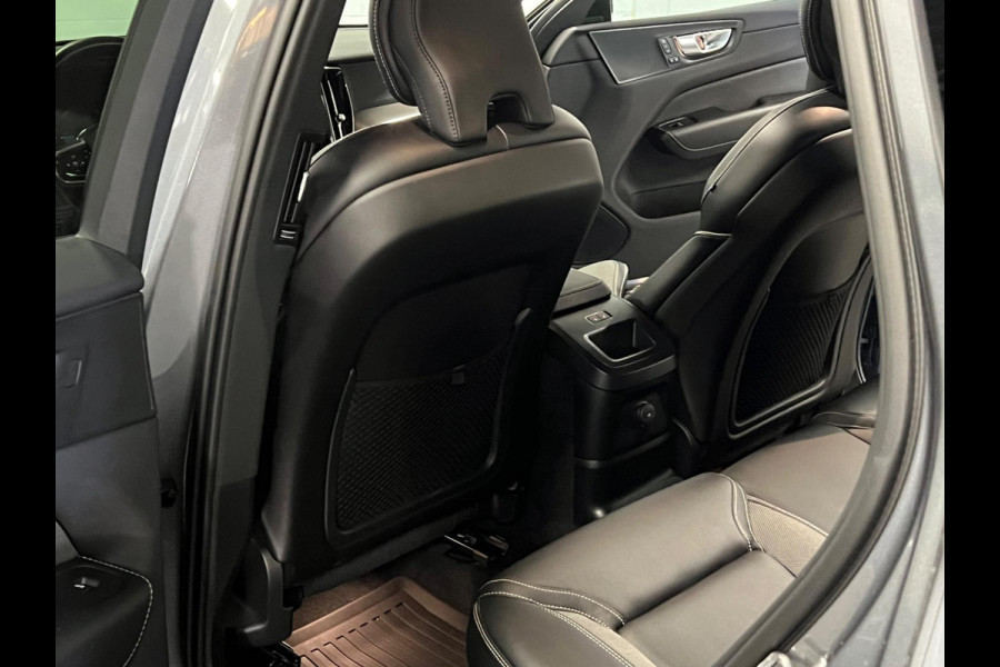 Volvo XC60 Recharge T6 AWD R-Design Open dak | Trekhaak | Adapt. Cruise c. | BLIS | Keyless | Stoelverwarming V+A