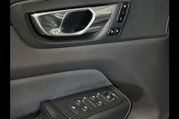 Volvo XC60 Recharge T6 AWD R-Design Open dak | Trekhaak | Adapt. Cruise c. | BLIS | Keyless | Stoelverwarming V+A