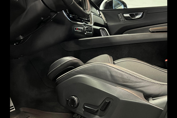 Volvo XC60 Recharge T6 AWD R-Design Open dak | Trekhaak | Adapt. Cruise c. | BLIS | Keyless | Stoelverwarming V+A