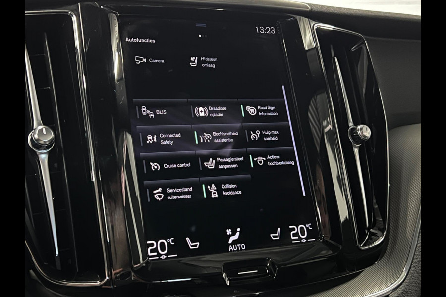 Volvo XC60 Recharge T6 AWD R-Design Open dak | Trekhaak | Adapt. Cruise c. | BLIS | Keyless | Stoelverwarming V+A
