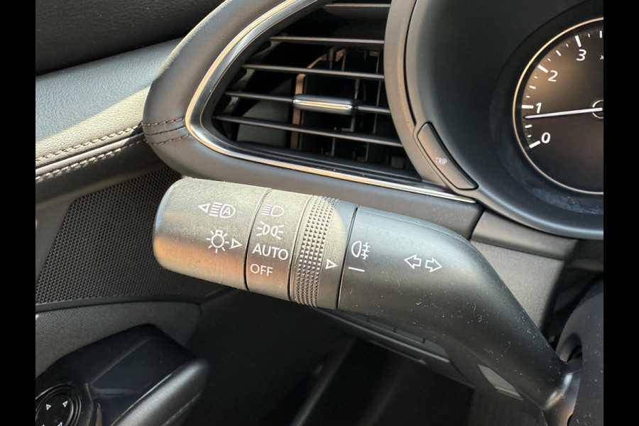 Mazda 3 2.0 e-SkyActiv-G M Hybrid 122 Comfort | 360 CAMERA | NAVIGATIE | STOELVERWARMING |