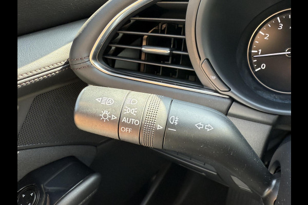 Mazda 3 2.0 e-SkyActiv-G M Hybrid 122 Comfort | 360 CAMERA | NAVIGATIE | STOELVERWARMING |