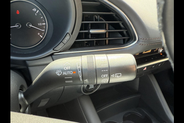 Mazda 3 2.0 e-SkyActiv-G M Hybrid 122 Comfort | 360 CAMERA | NAVIGATIE | STOELVERWARMING |