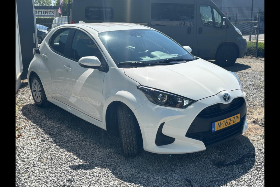 Toyota Yaris 1.5 Hybrid Active | Rijklaar geleverd incl 12 maanden BOVAG Garantie! |