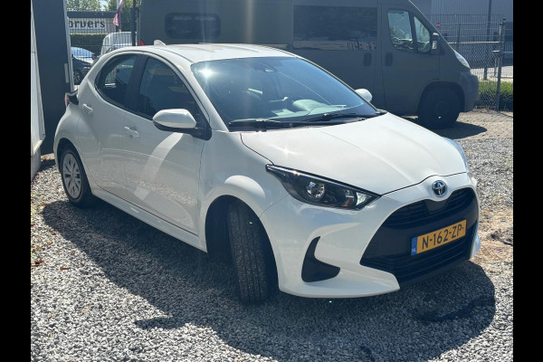Toyota Yaris 1.5 Hybrid Active | Rijklaar geleverd incl 12 maanden BOVAG Garantie! |