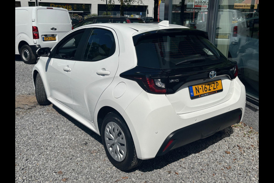Toyota Yaris 1.5 Hybrid Active | Rijklaar geleverd incl 12 maanden BOVAG Garantie! |