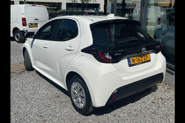 Toyota Yaris 1.5 Hybrid Active | Rijklaar geleverd incl 12 maanden BOVAG Garantie! |