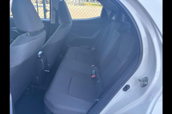 Toyota Yaris 1.5 Hybrid Active | Rijklaar geleverd incl 12 maanden BOVAG Garantie! |