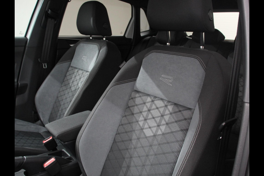 Volkswagen Polo 1.0 TSI DSG R-Line Black Pack Navigatie Apple Carplay/Android Auto Adaptive Cruise Control Parkeersensoren Stoelverwarming Virtual Cockpit Ledverlichting Climate Control