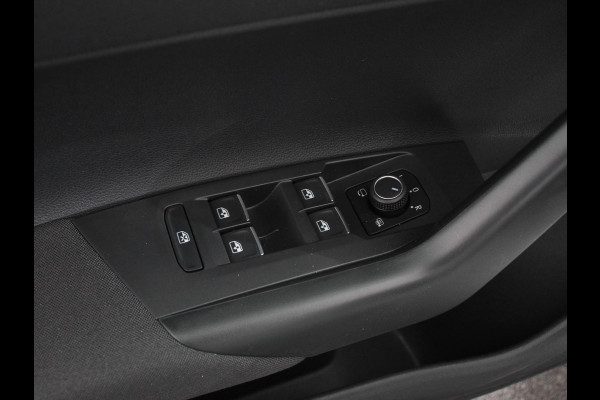 Volkswagen Polo 1.0 TSI DSG R-Line Black Pack Navigatie Apple Carplay/Android Auto Adaptive Cruise Control Parkeersensoren Stoelverwarming Virtual Cockpit Ledverlichting Climate Control