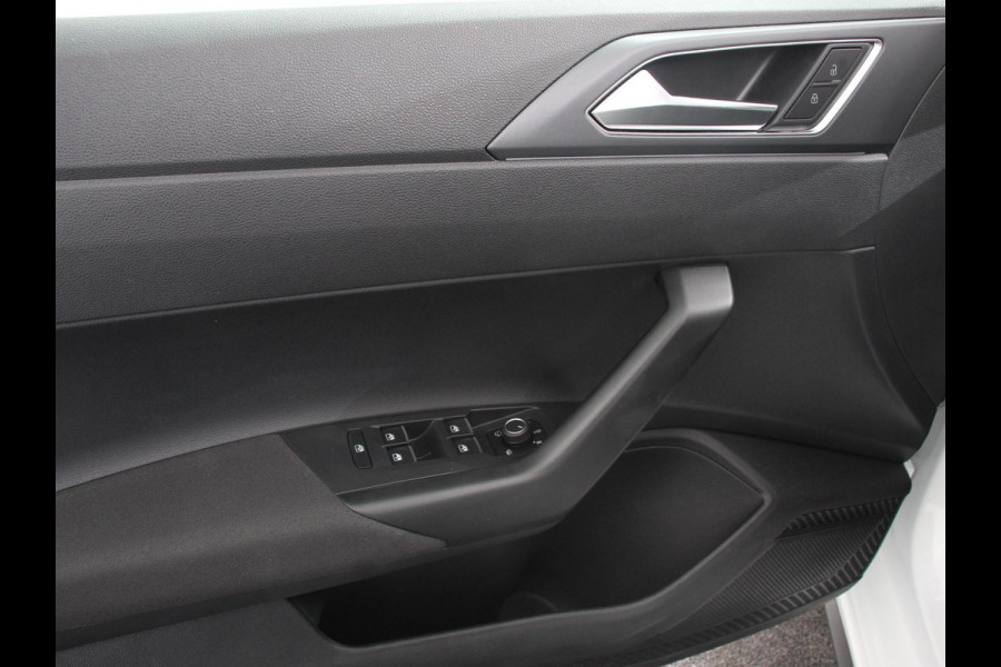 Volkswagen Polo 1.0 TSI DSG R-Line Black Pack Navigatie Apple Carplay/Android Auto Adaptive Cruise Control Parkeersensoren Stoelverwarming Virtual Cockpit Ledverlichting Climate Control
