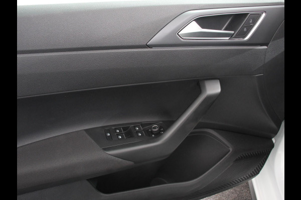 Volkswagen Polo 1.0 TSI DSG R-Line Black Pack Navigatie Apple Carplay/Android Auto Adaptive Cruise Control Parkeersensoren Stoelverwarming Virtual Cockpit Ledverlichting Climate Control