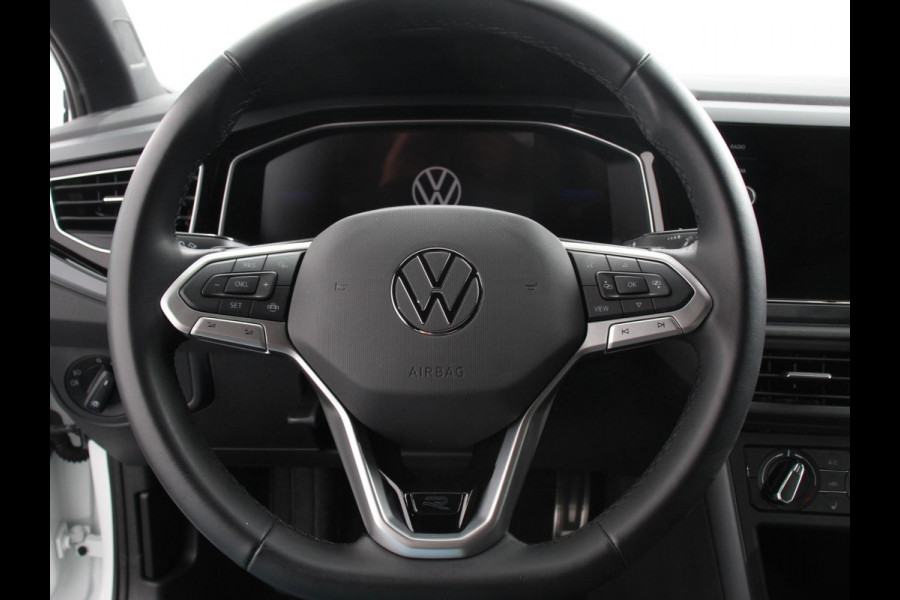 Volkswagen Polo 1.0 TSI DSG R-Line Black Pack Navigatie Apple Carplay/Android Auto Adaptive Cruise Control Parkeersensoren Stoelverwarming Virtual Cockpit Ledverlichting Climate Control
